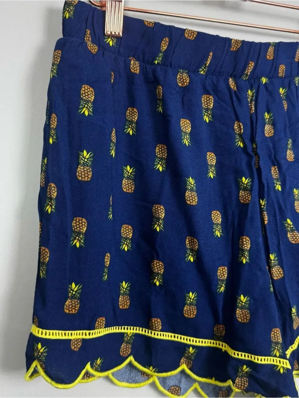 BLUE RAIN | NEW Pineapple Print Navy Blue Shorts Yellow Trim Women’s Size Large